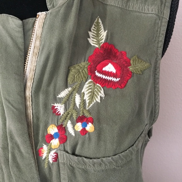 Kyla Seo olive front zip dress Small NWT - Picture 2 of 7